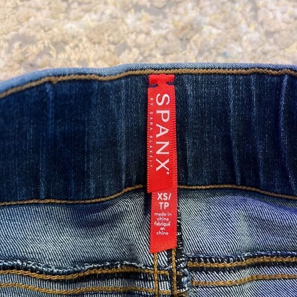 Spanx distressed raw hem jean leggings  size XS in EUC - Picture 2 of 8